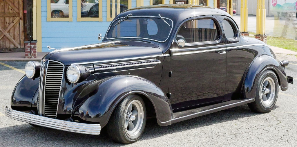 Sold to the Highest Bidder Why Auction Galleries Win Every Time